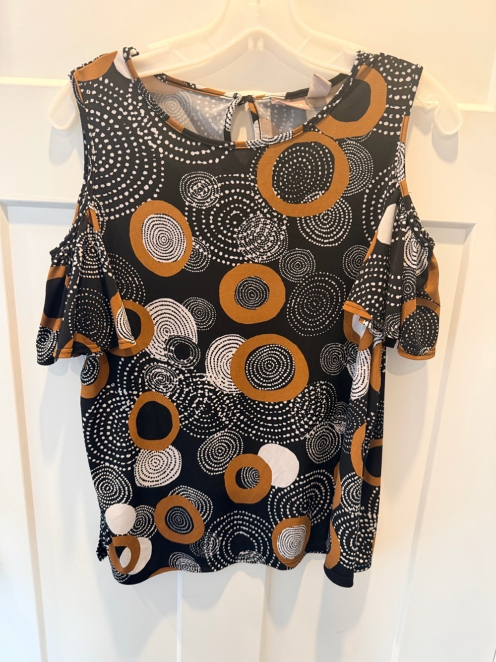 Chico’s Cold Shoulder Top 1 Medium Abstract Print Black Brown Stretch Blouse